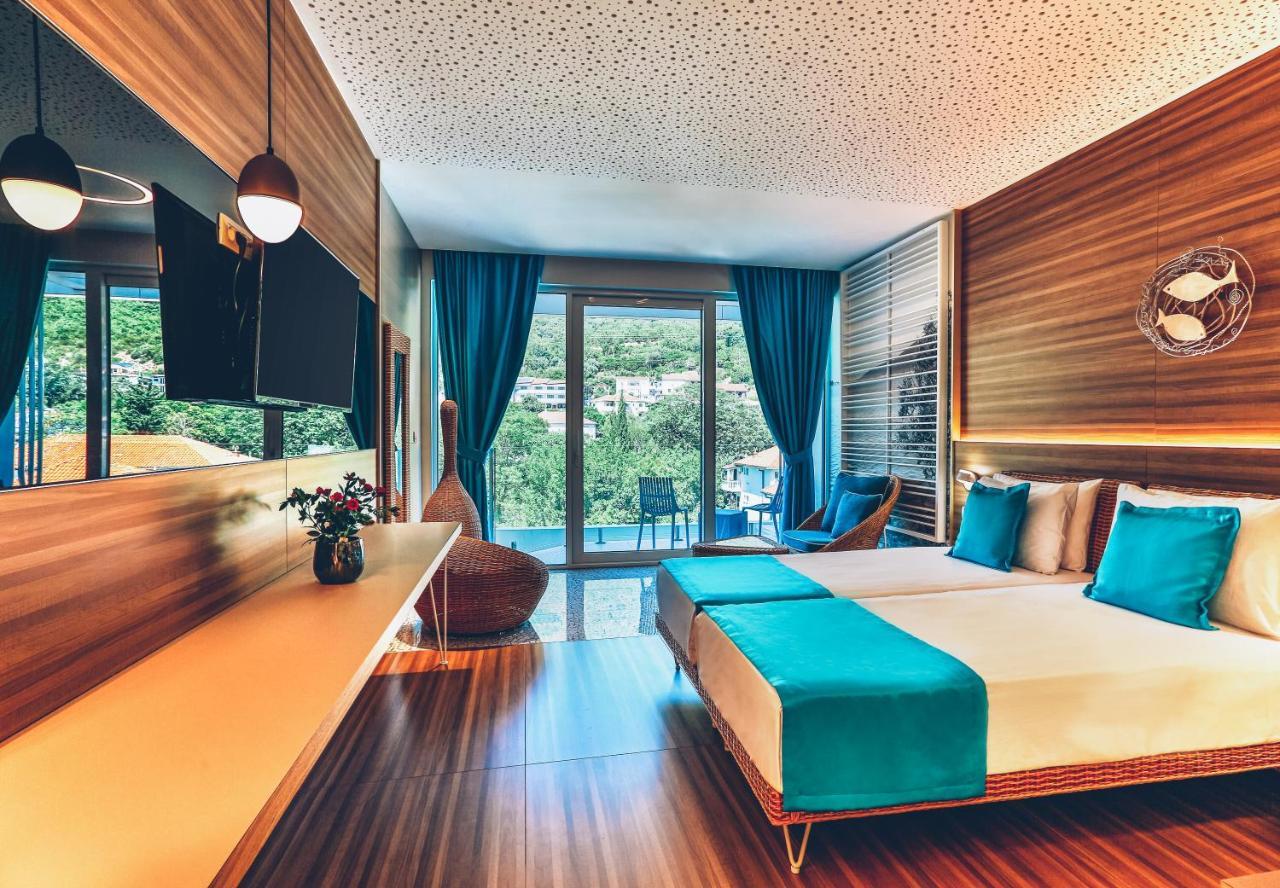 Carine Hotel Kumbor Superior تْشيرسيك نوفي المظهر الخارجي الصورة