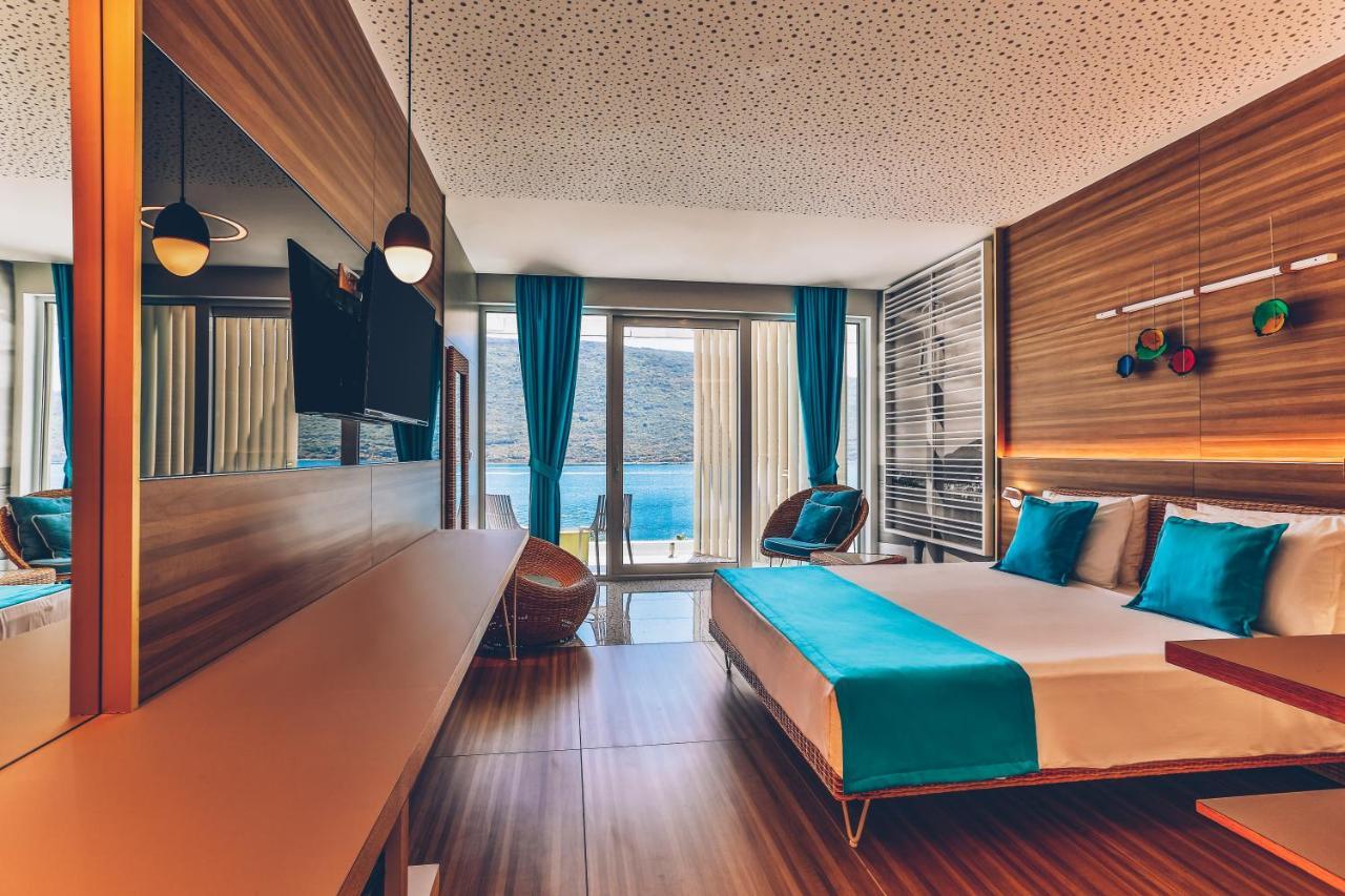 Carine Hotel Kumbor Superior تْشيرسيك نوفي المظهر الخارجي الصورة