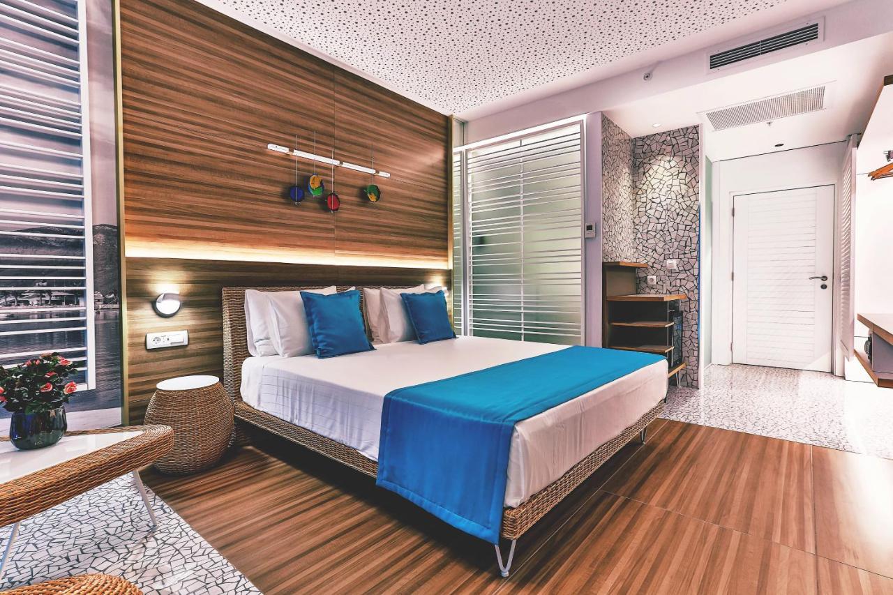 Carine Hotel Kumbor Superior تْشيرسيك نوفي المظهر الخارجي الصورة