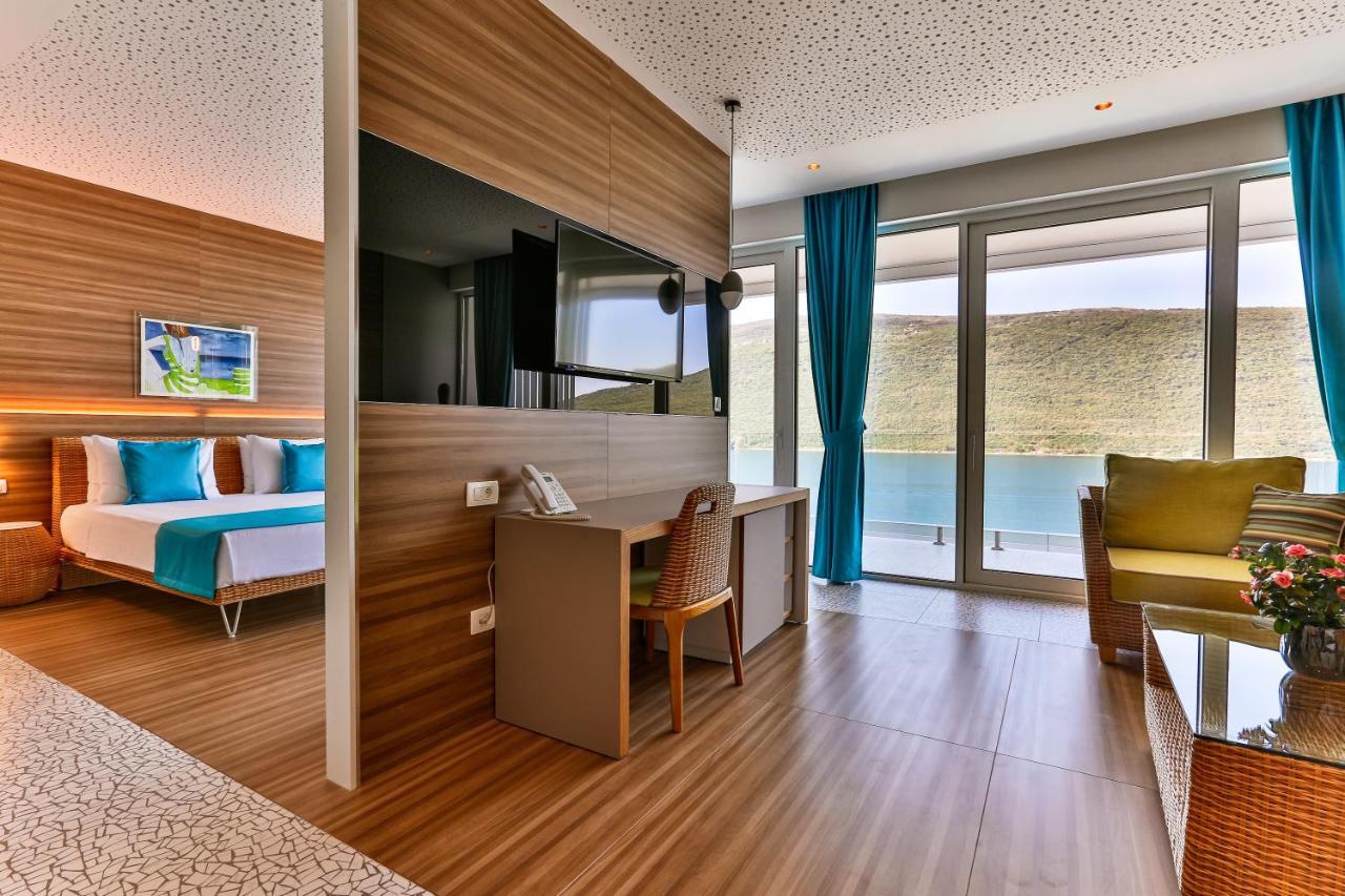 Carine Hotel Kumbor Superior تْشيرسيك نوفي المظهر الخارجي الصورة